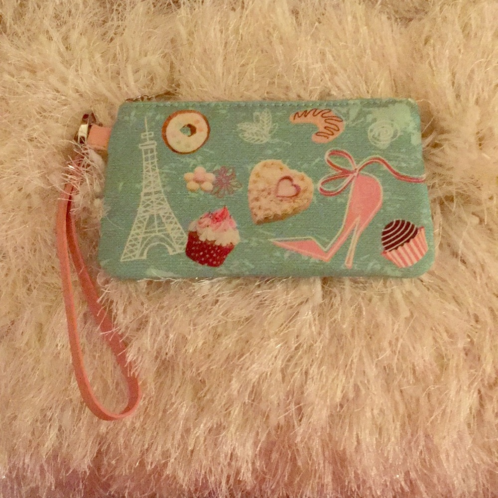 Boutique design wristlet